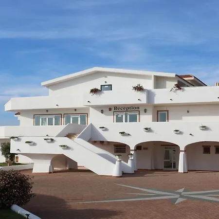 La Village Club Hotel 4*